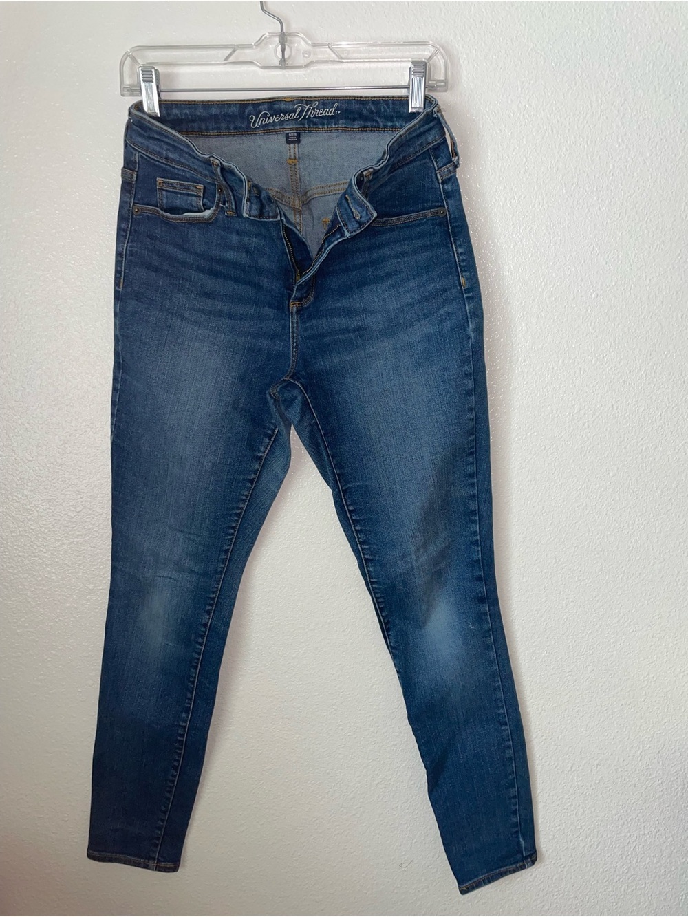 Universal Thread Women's Medium Dark Blue Skinny Jeans